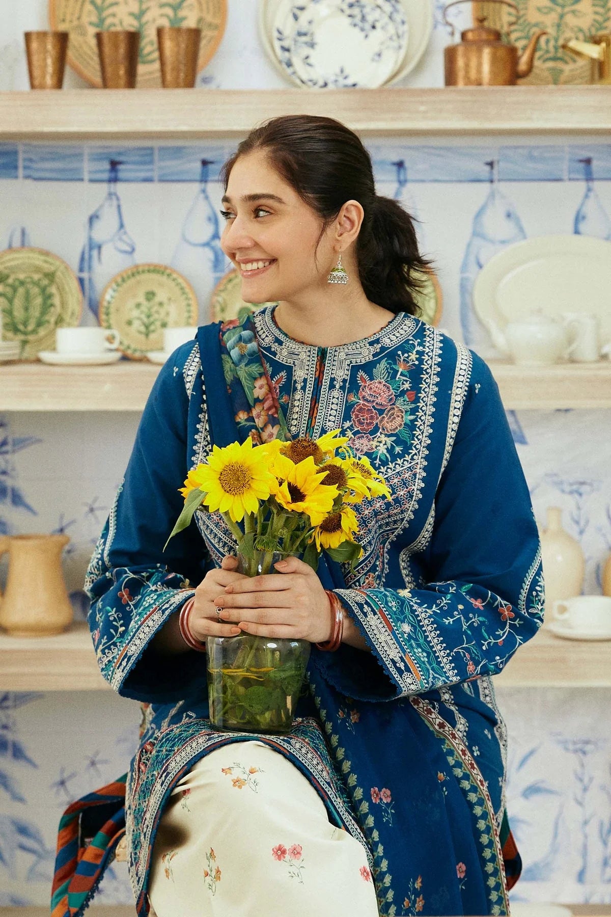 Embroidered Lawn 3Pc with silk printed chiffon Dupatta