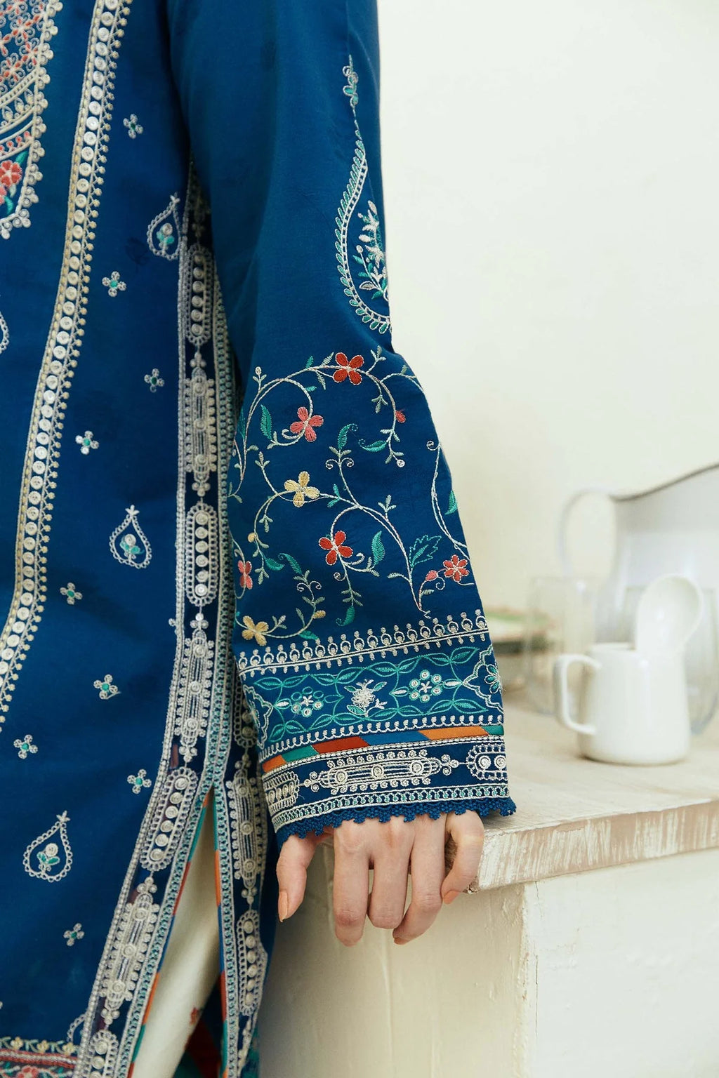 Embroidered Lawn 3Pc with silk printed chiffon Dupatta