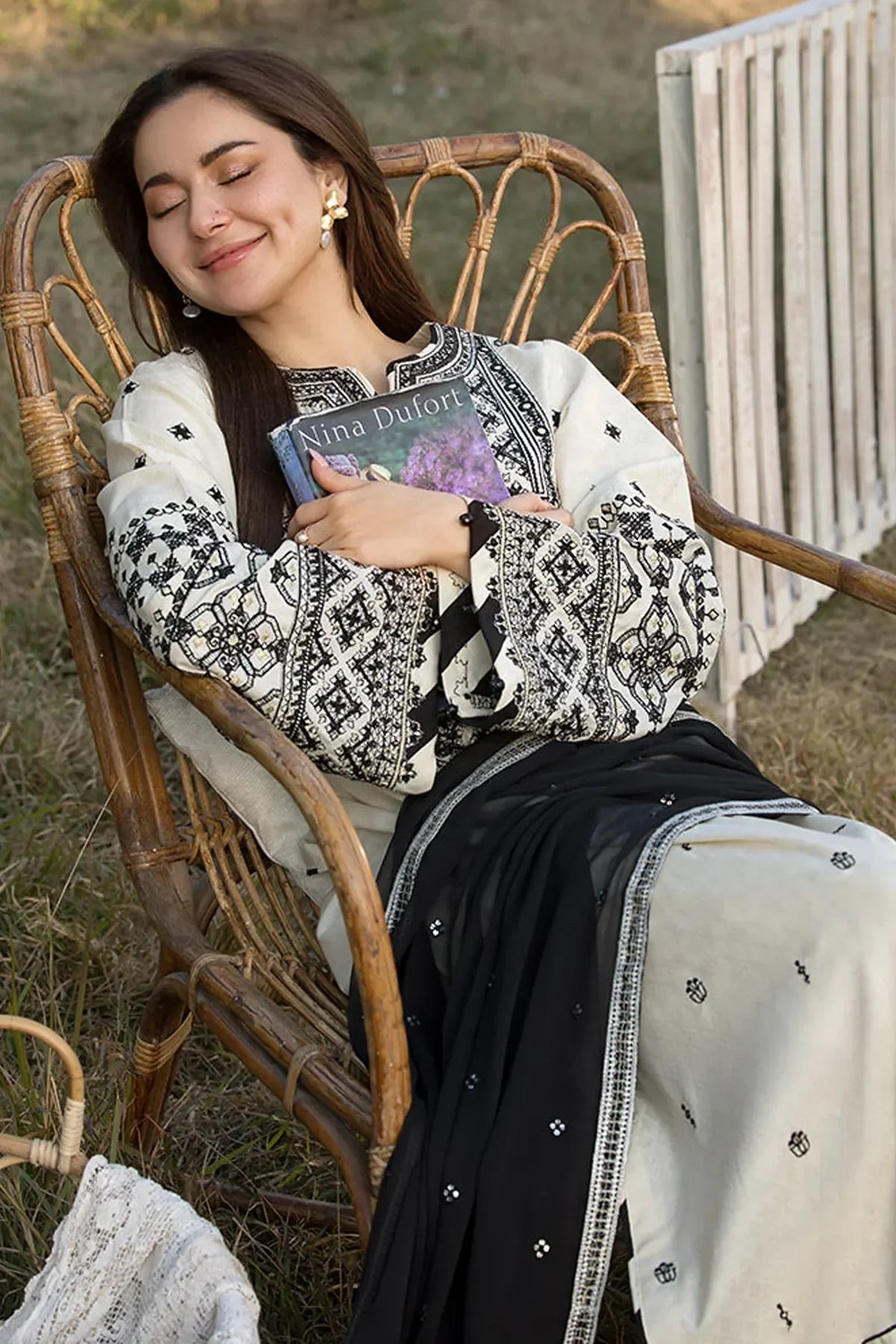 3Pc Lawn Embroidered Shirt with chiffon Embroidered Dupatta